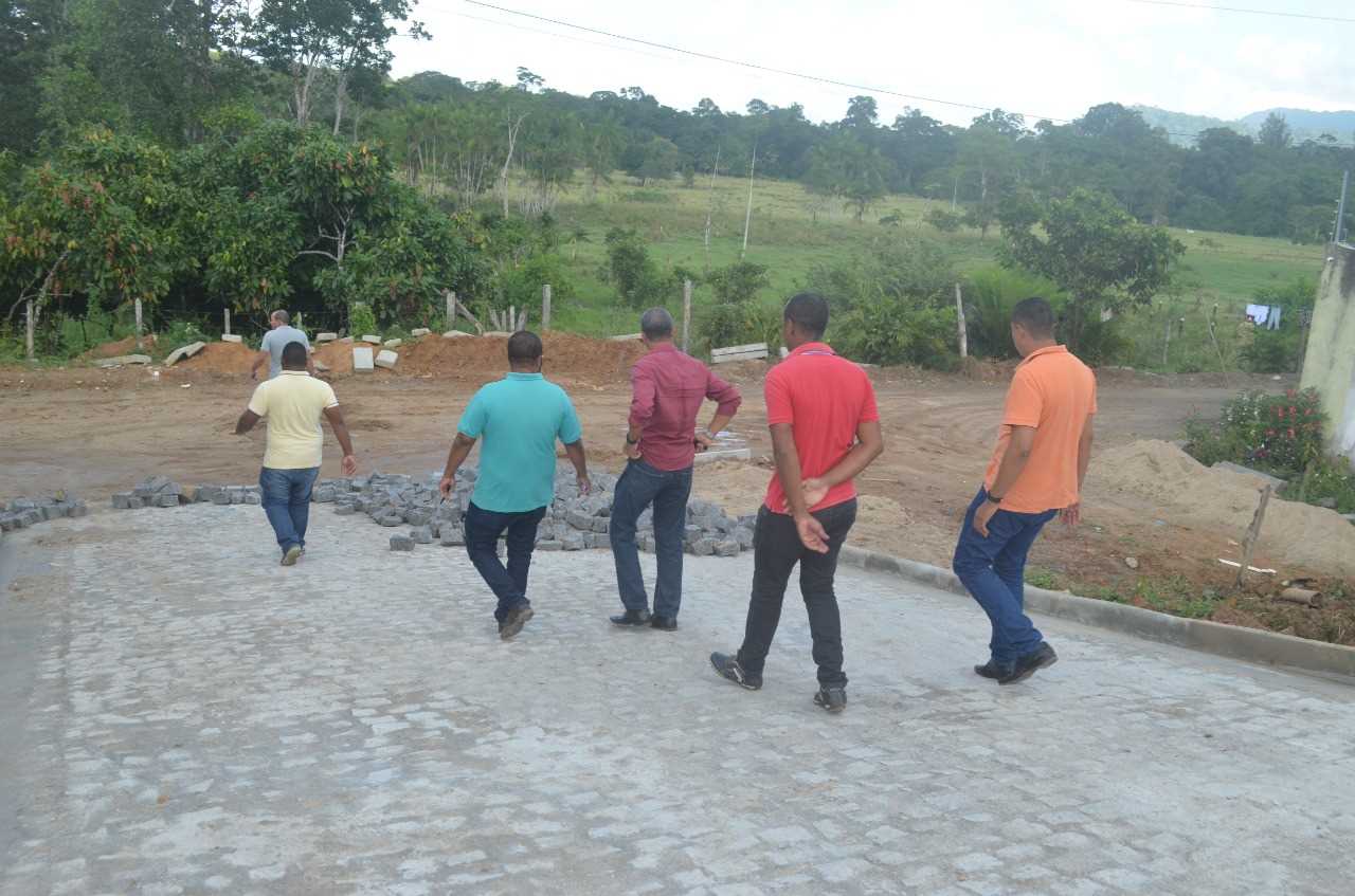 Camacã:  Prefeito Interino Paulo do Gás convida vereadores para visitarem a conclusão do final da Rua Tereza Lima